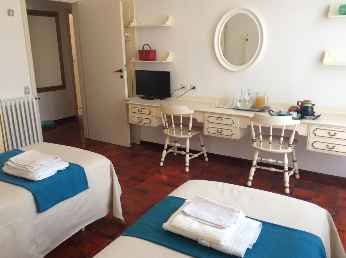 Manu Vintage B&B Cattolica Eksteriør billede